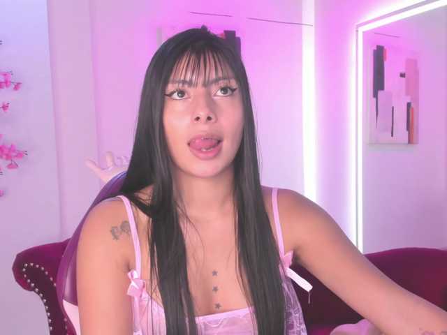 Leia-laurent live cam on BongaCams