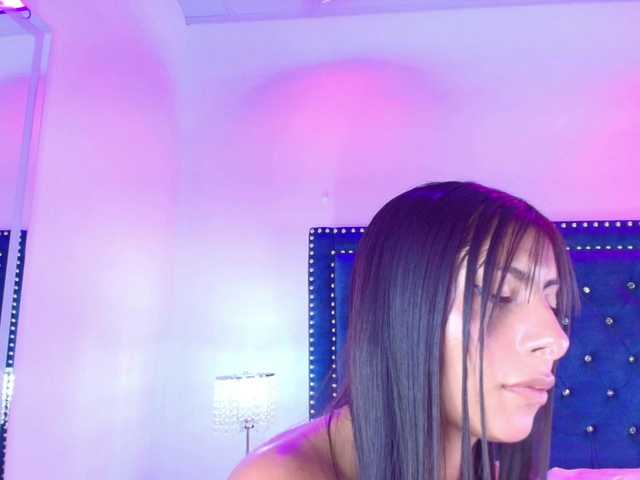 Leia-laurent live cam on BongaCams