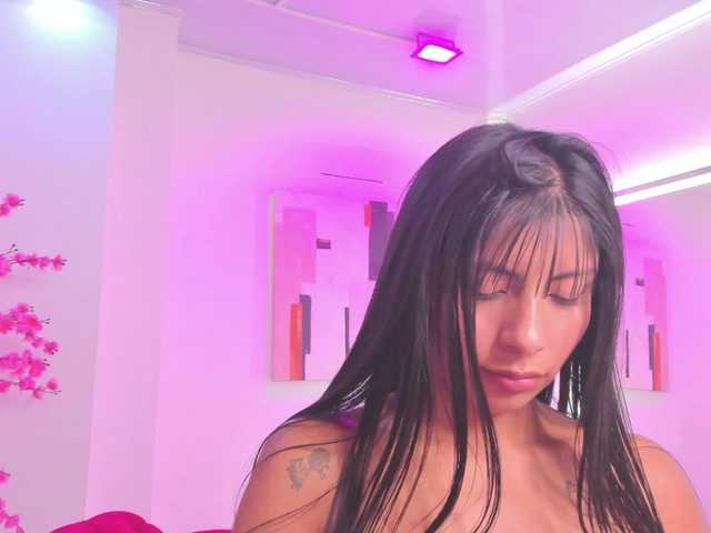 Leia-laurent live cam on BongaCams