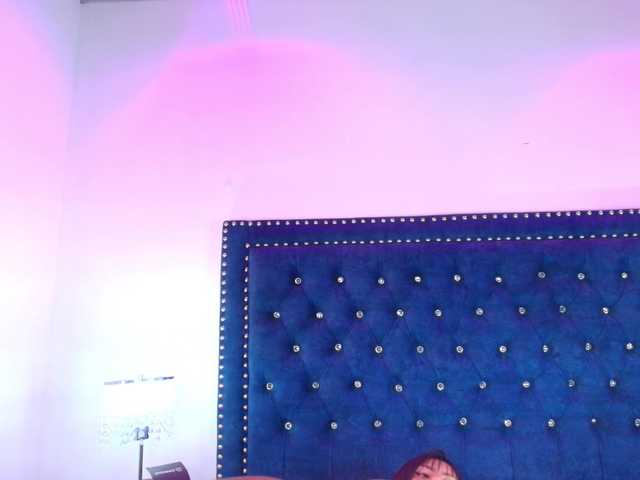 Leia-laurent live cam on BongaCams