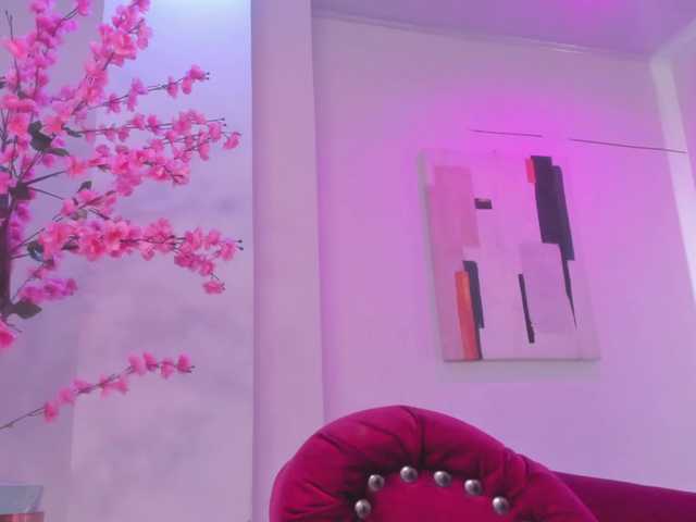Leia-laurent live cam on BongaCams