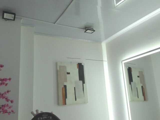 Leia-laurent live webcam show