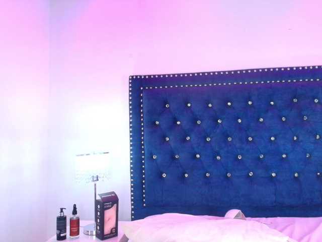 Leia-laurent live cam on BongaCams