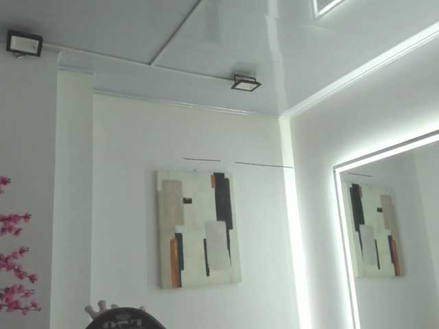 Leia-laurent live webcam show
