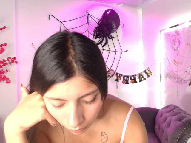 Leia-laurent live cam on BongaCams