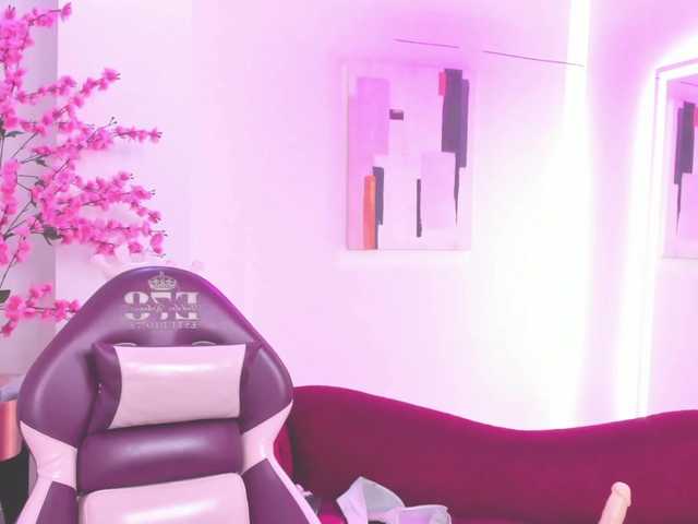 Leia-laurent live webcam show