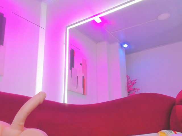 Leia-laurent live cam on BongaCams