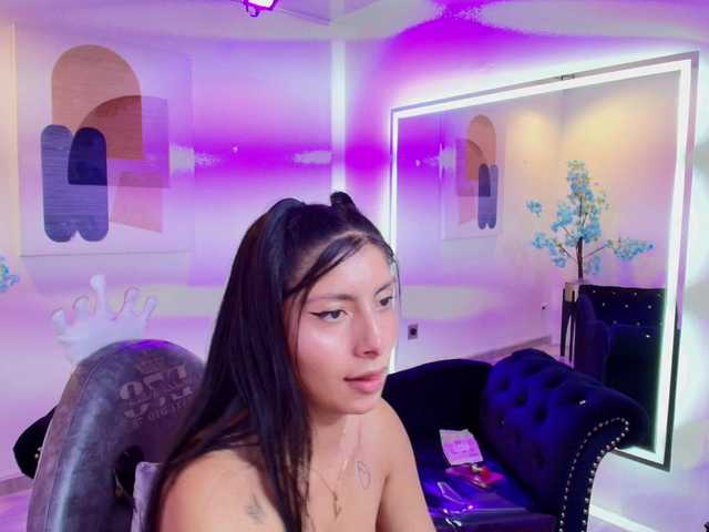 Leia-laurent's BongaCams show and profile