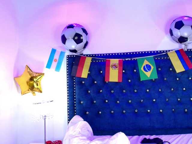 Leia-laurent live cam on BongaCams