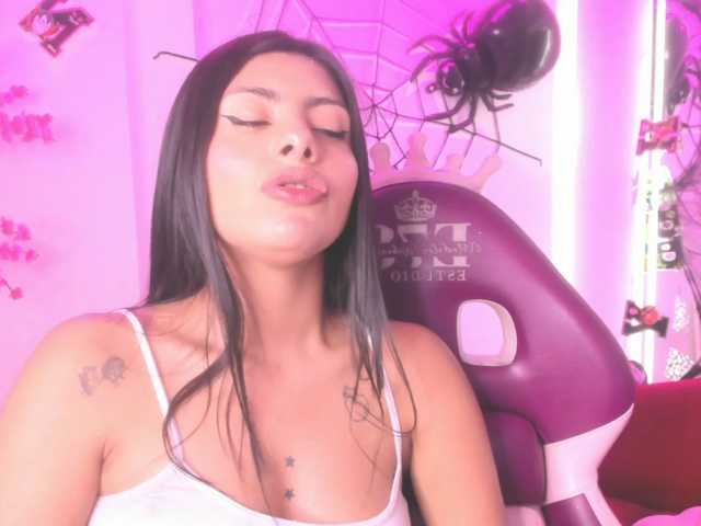 Leia-laurent live cam on BongaCams