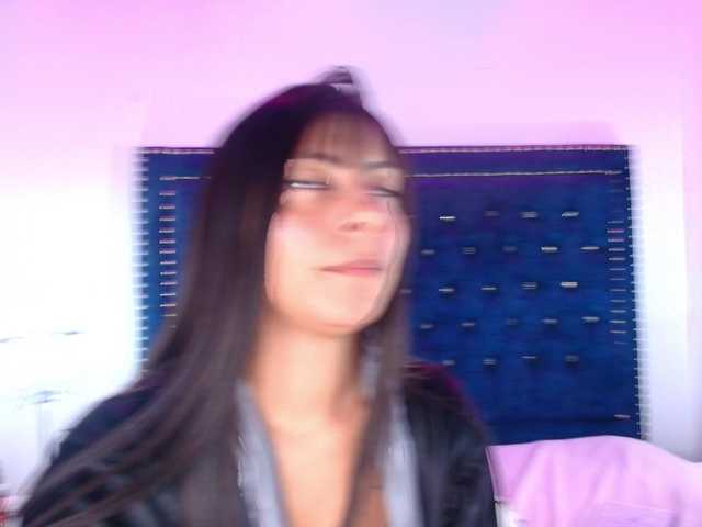 Leia-laurent live cam on BongaCams