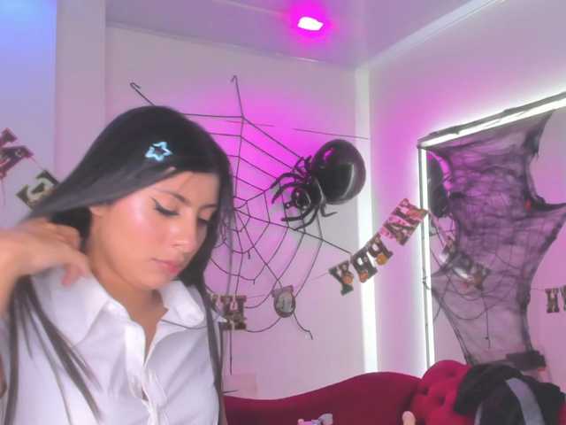 Leia-laurent live cam on BongaCams