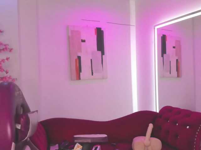 Leia-laurent live cam on BongaCams