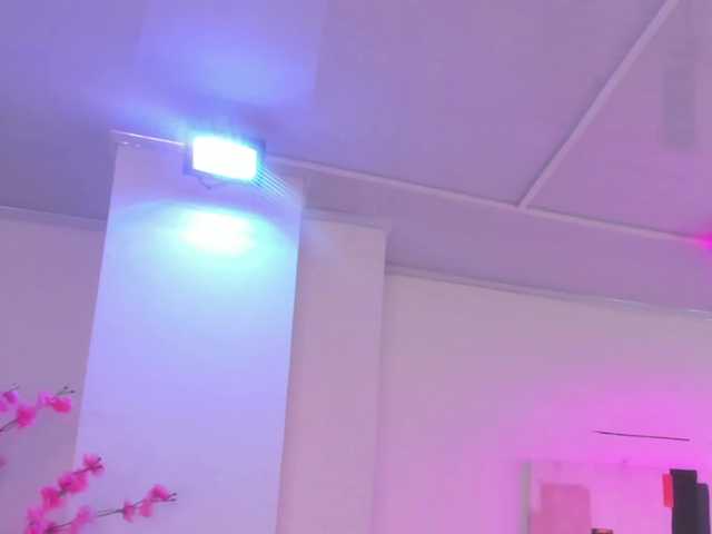Leia-laurent live cam on BongaCams