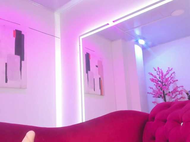 Leia-laurent live cam on BongaCams