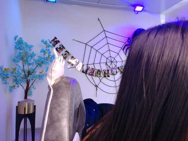 Leia-laurent live cam on BongaCams