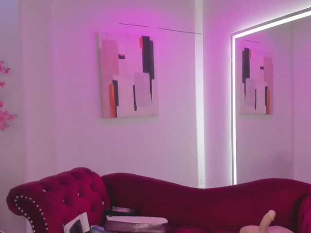 Leia-laurent live cam on BongaCams