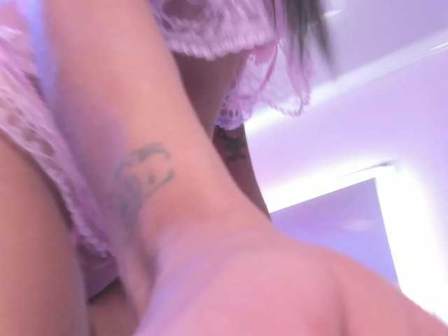 Leia-laurent live cam on BongaCams