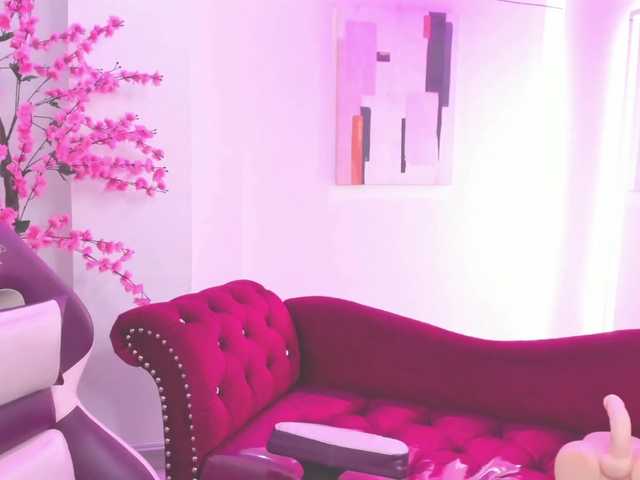 Leia-laurent live webcam show