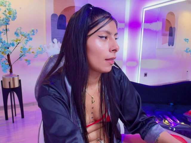 Leia-laurent's BongaCams show and profile