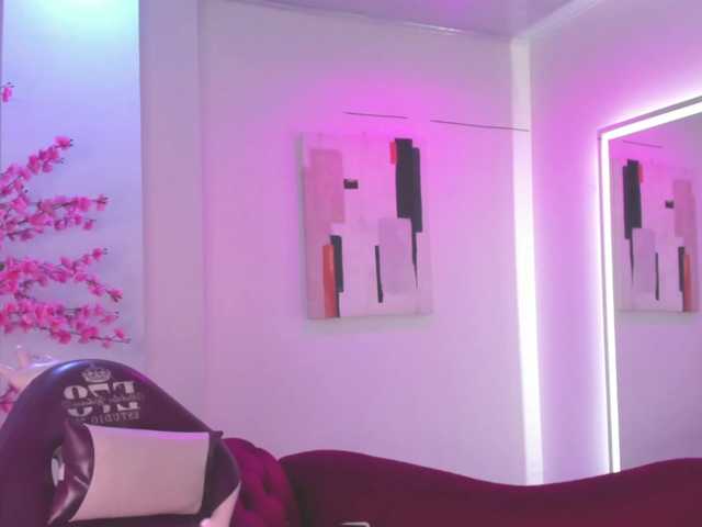 Leia-laurent live cam on BongaCams