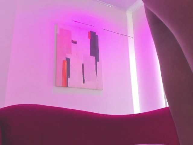 Leia-laurent Live Cam on BongaCams