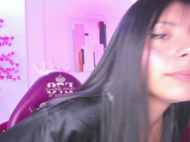 Leia-laurent live cam on BongaCams