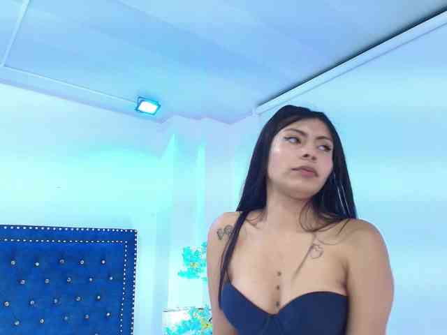 Leia-laurent Live Webcam on BongaCams