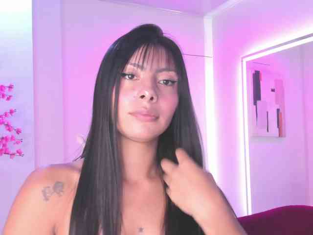 Leia-laurent Live Webcam on BongaCams