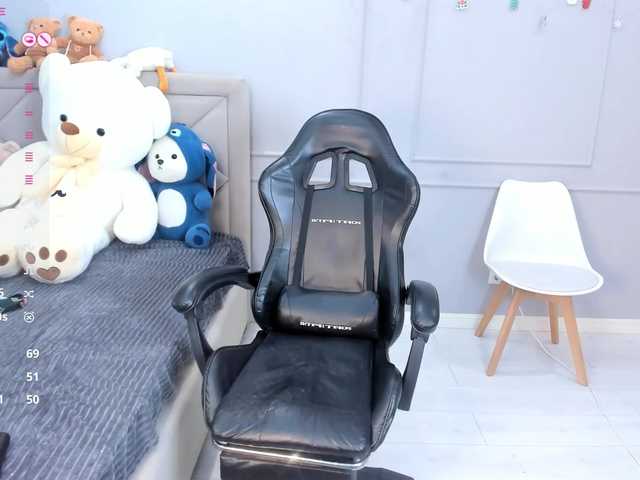 LinaXin's BongaCams show and profile