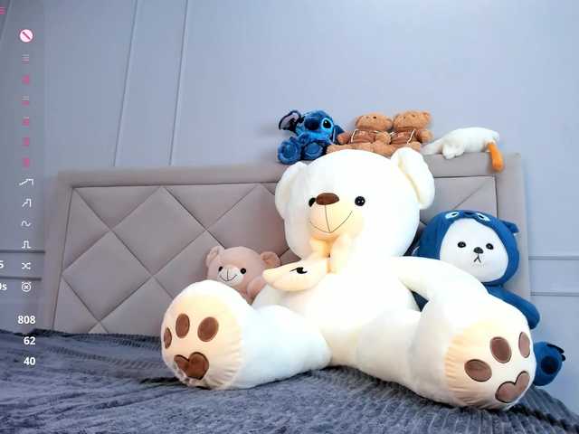 LinaXin's BongaCams show and profile