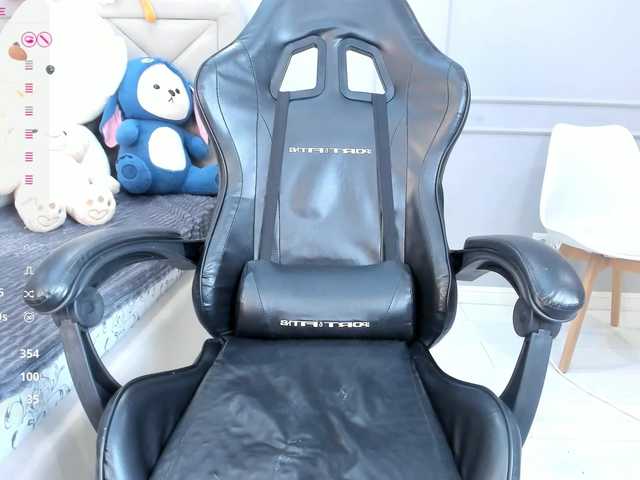 LinaXin's BongaCams show and profile