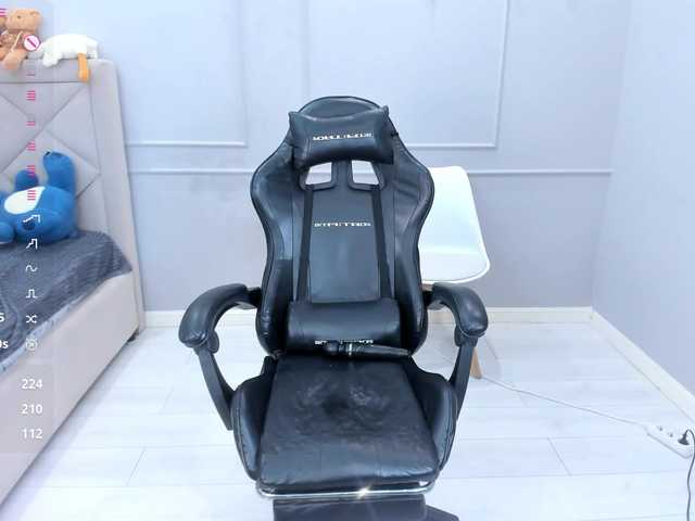 LinaXin's BongaCams show and profile