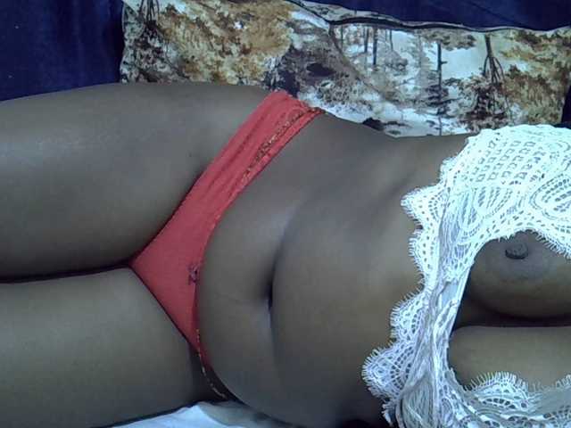 Sexymummy1 live cam on BongaCams