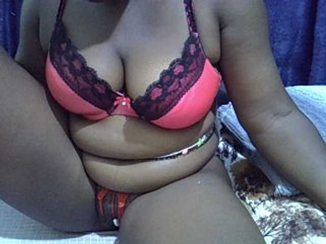 Sexymummy1 live cam on BongaCams