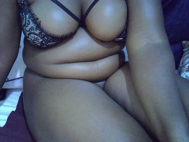 Sexymummy1 live cam on BongaCams