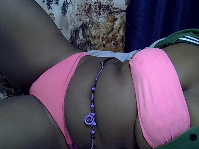 Sexymummy1 live cam on BongaCams
