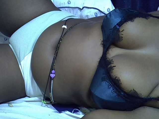 Sexymummy1 live cam on BongaCams