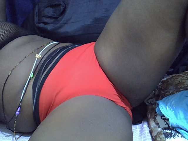 Sexymummy1 live cam on BongaCams