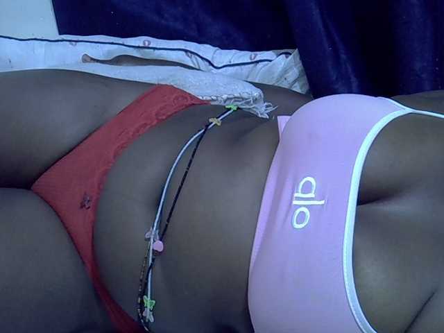 Sexymummy1 live cam on BongaCams