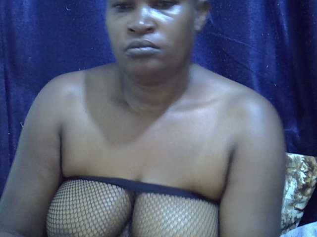 Sexymummy1 live webcam show