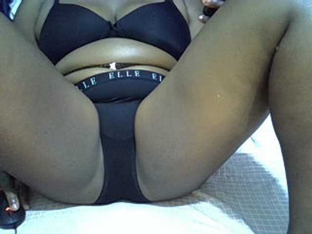 Sexymummy1 live cam on BongaCams