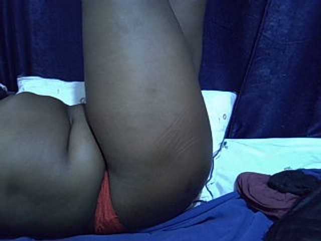 Sexymummy1 live cam on BongaCams