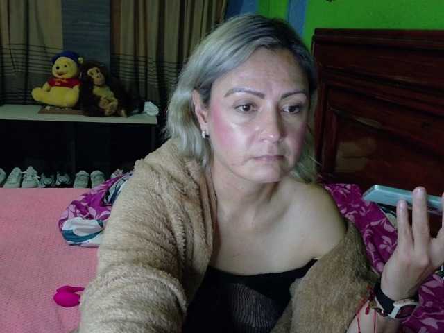 Charlizetheron1 live cam on BongaCams
