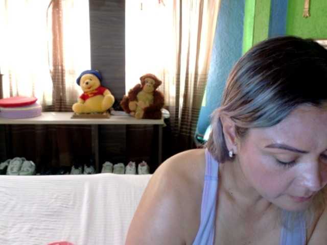 Charlizetheron1 live cam on BongaCams