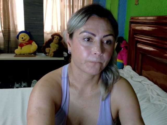Charlizetheron1 live cam on BongaCams