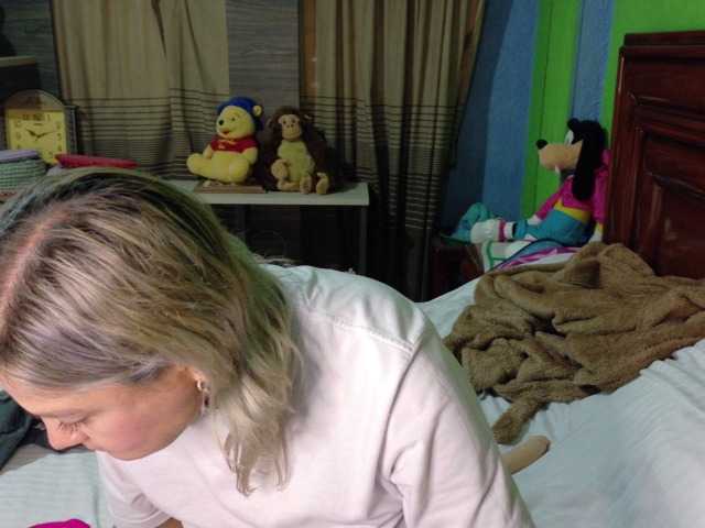 Charlizetheron1 live cam on BongaCams
