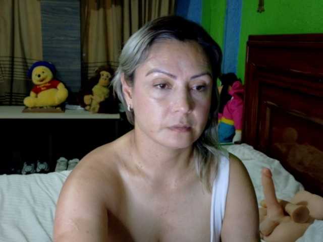 Charlizetheron1 live cam on BongaCams