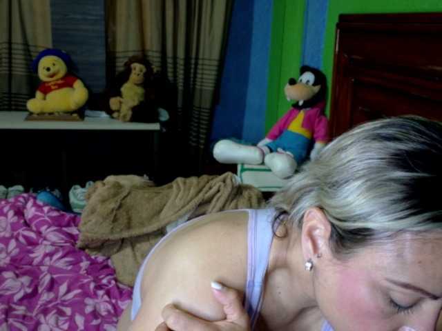 Charlizetheron1's BongaCams show and profile