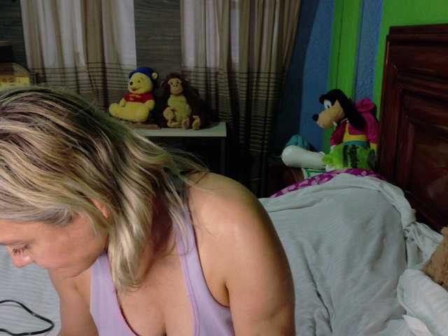 Charlizetheron1 live webcam show